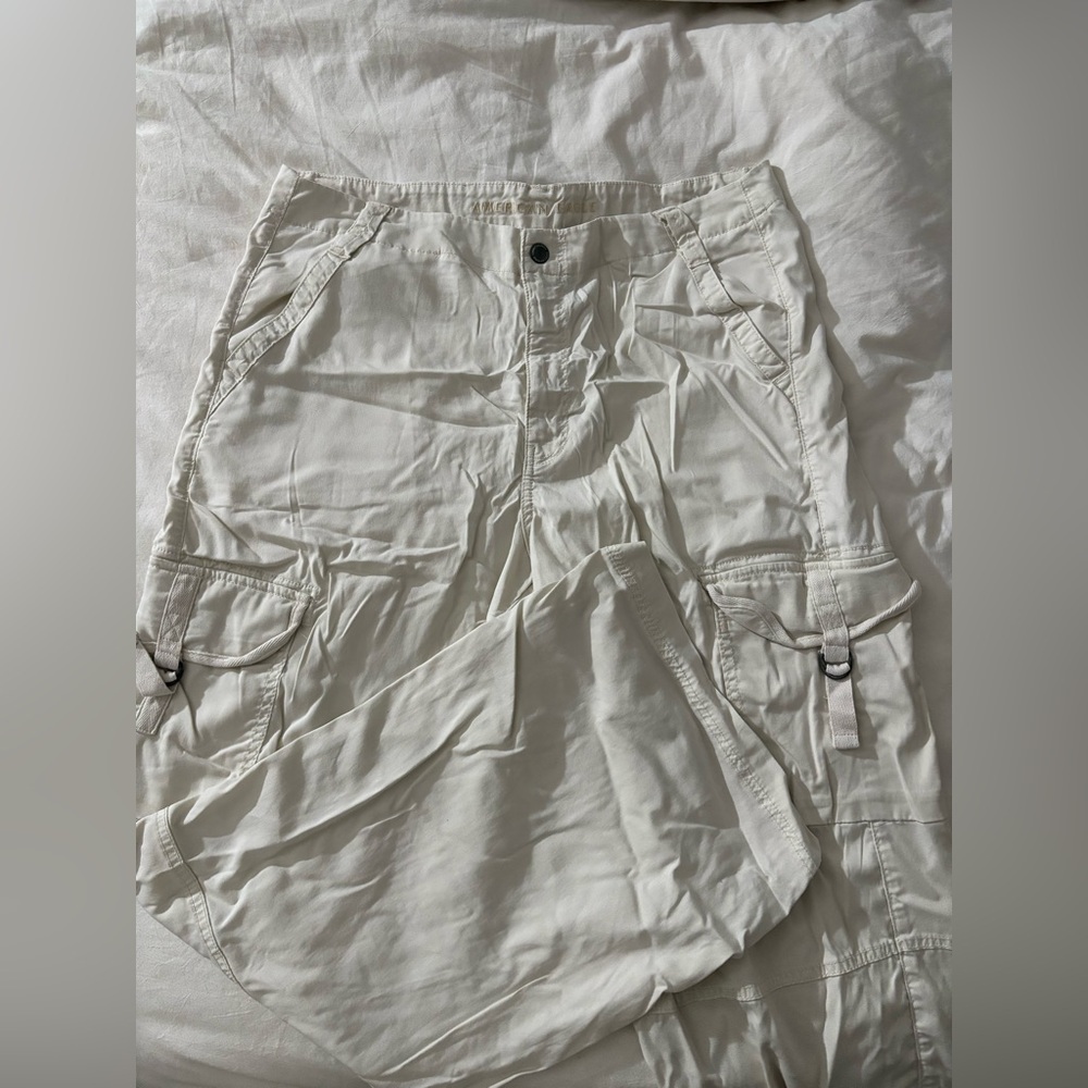 American Eagle Outfitters White Cargo Pants Relaxed Fit